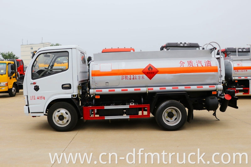 Dongfeng Dollicar D5 88 Hp 4x2 Fuel Tank Truck